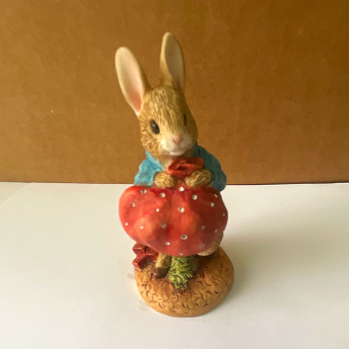 Peter rabbit carrying onions - peter,