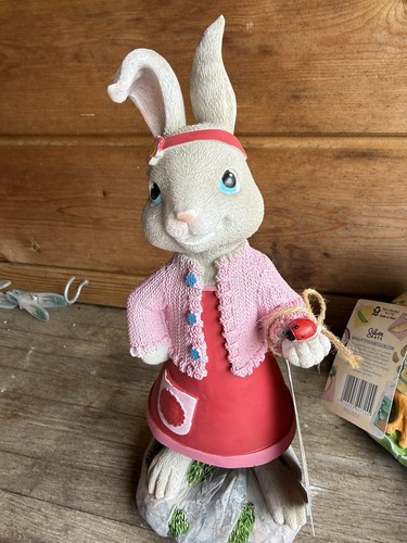 Flopsy garden ornament peter - flopsy,
